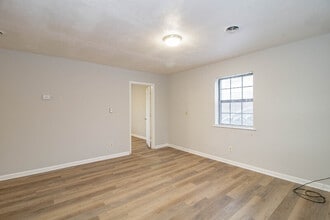 Building Photo - 23-423 Thompsonville Ln