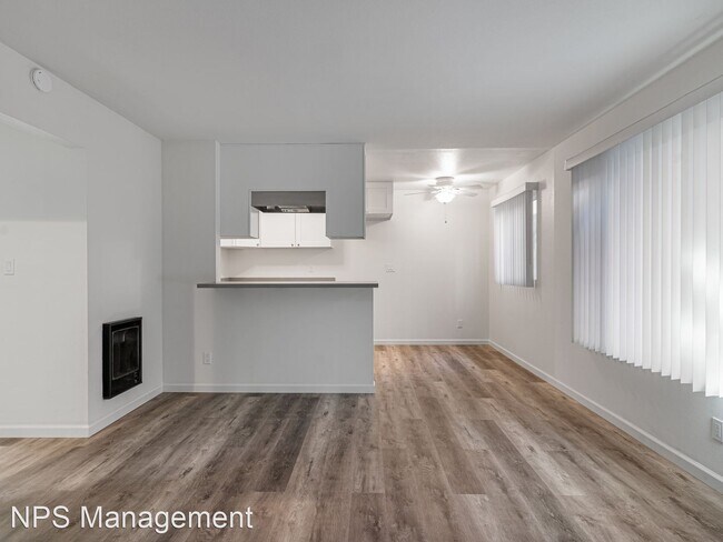 Building Photo - 2 br, 1.5 bath Apartment - 908 Roswell Ave...