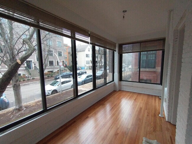 Foto del edificio - 644 W Aldine Ave