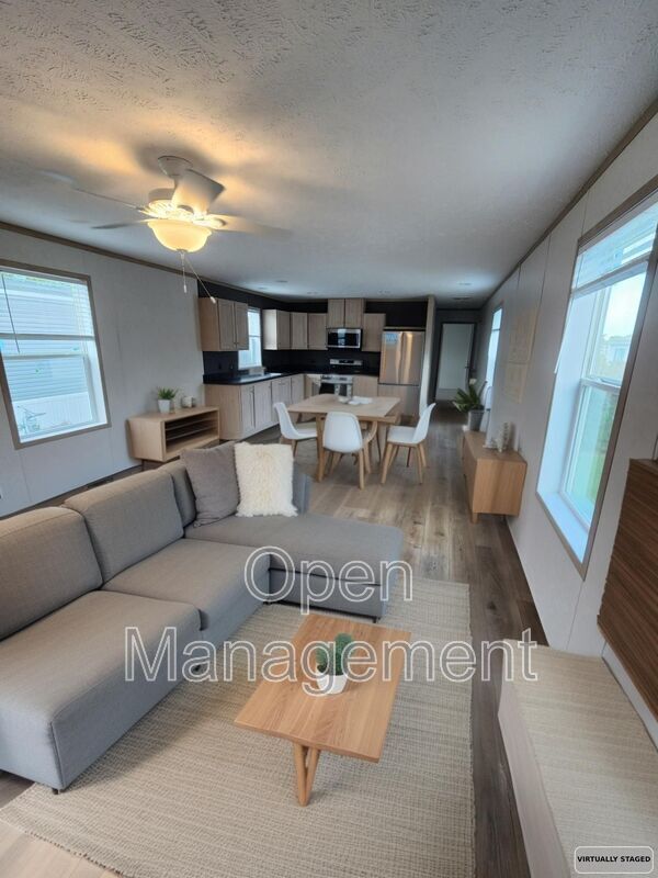 Building Photo - 1901 First St