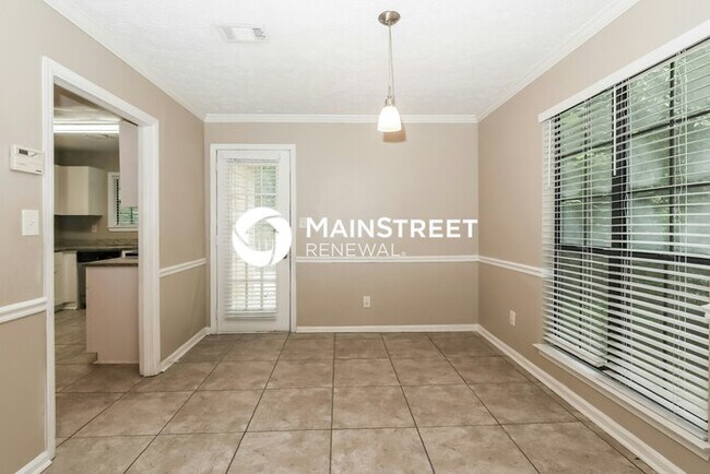 Foto del edificio - 3 Bedroom Pet-Friendly Home in Jonesboro, GA with Main Street Renewal