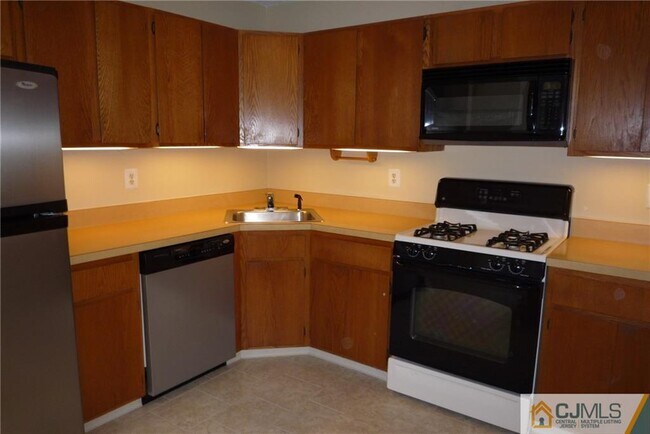 Foto del edificio - 89 Canterbury Ct