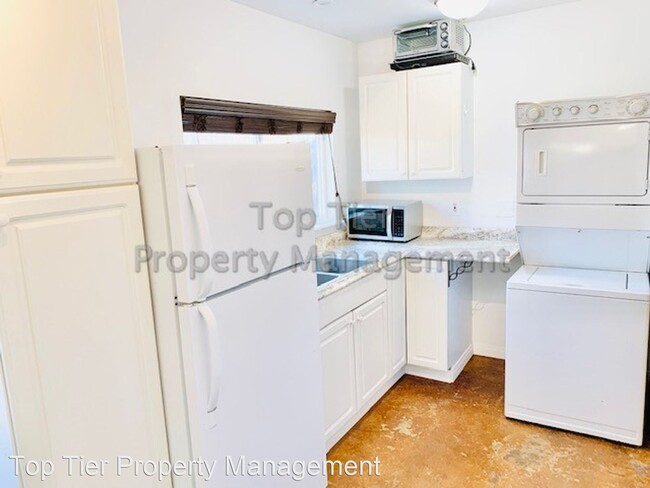 Building Photo - Studio, 1 bath House - 1648 1/2 Knob Hill ...