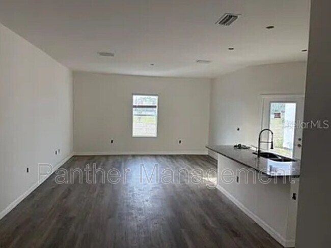 Foto del edificio - 16107 Badalona Dr