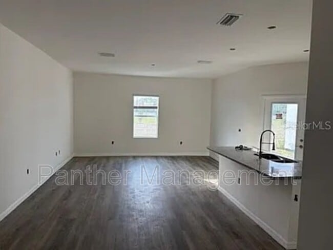 Building Photo - 16145 Badalona Dr
