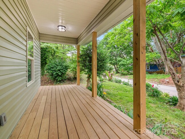 Foto del edificio - 123 Edwards Ave