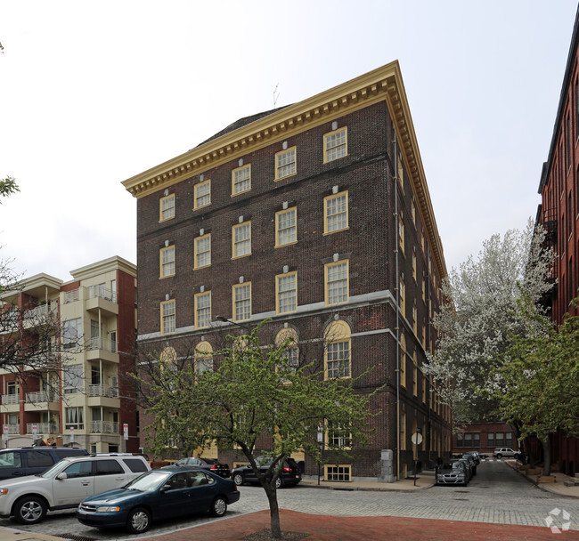 Building Photo - Penn's View