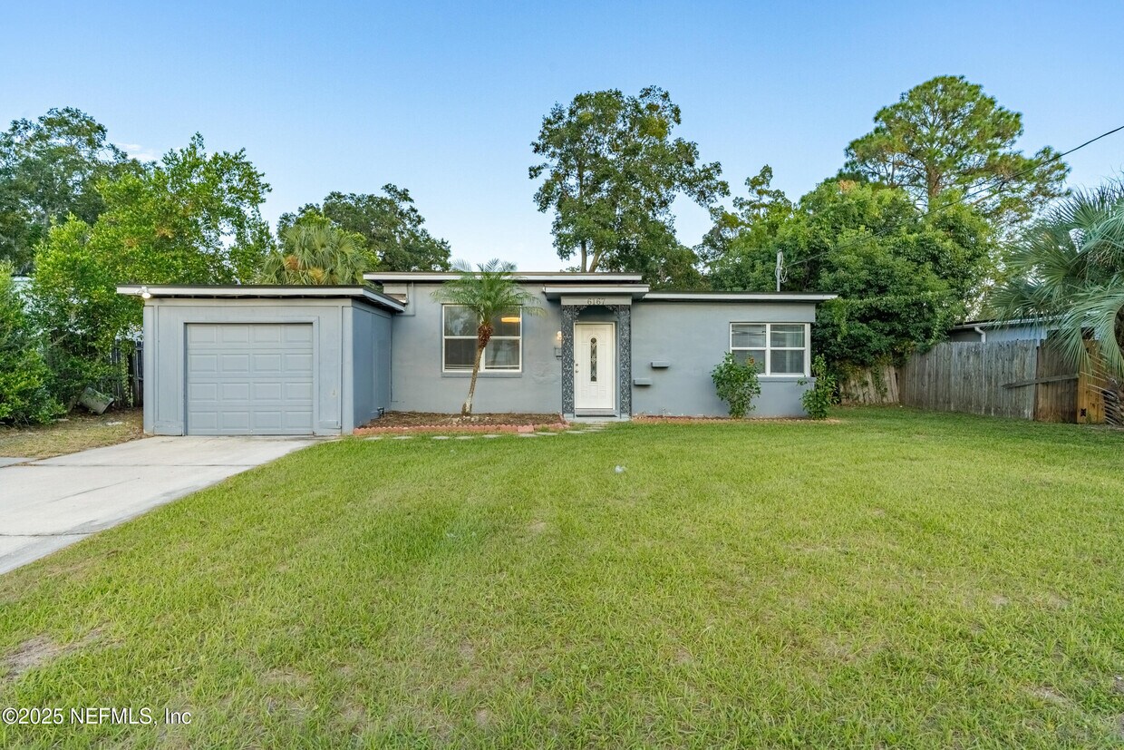 Primary Photo - 6167 Fordham Cir E