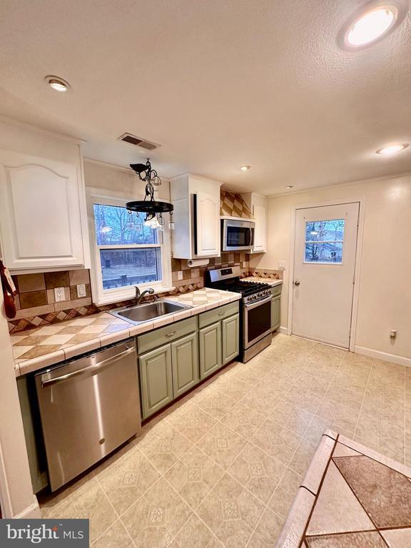 Foto del edificio - 14661 Rogers Ford Rd