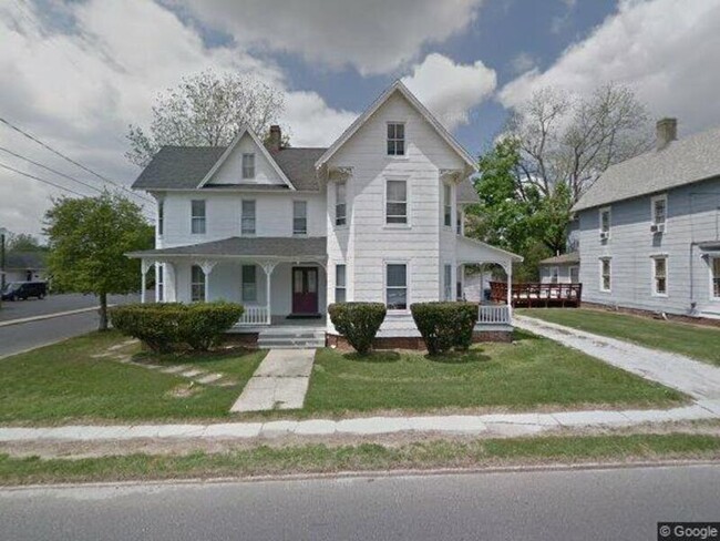 Building Photo - 608 West St