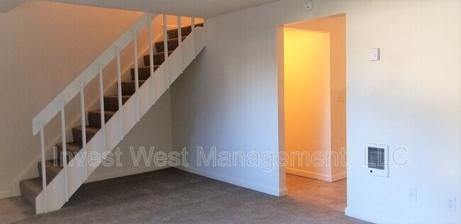 Foto del edificio - 2627 Rossiter Ln