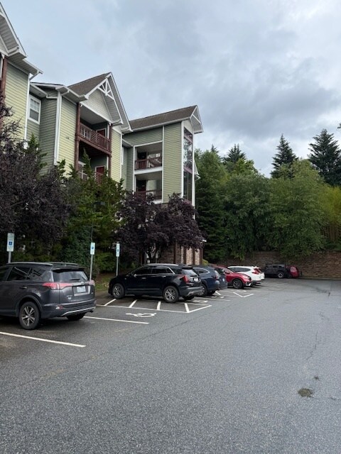 Foto del edificio - 2000 Olde Eastwood Village Blvd