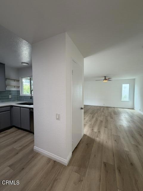 Foto del edificio - 2547 E Harbor Blvd