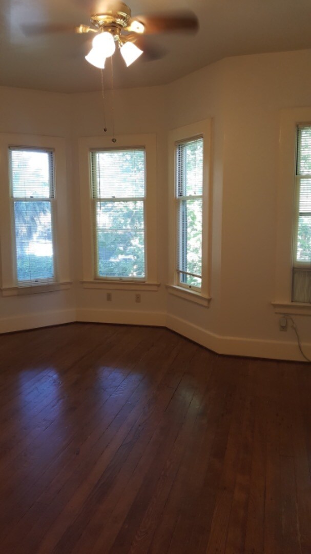 Foto del edificio - 512 W 3rd St