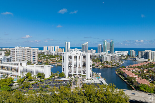 Aerial Photo - Anchor Bay Club Marina