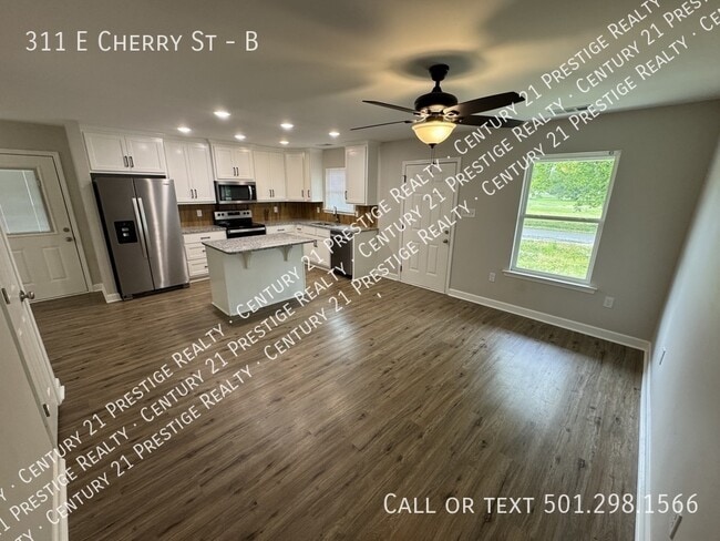 Building Photo - 311 E Cherry St