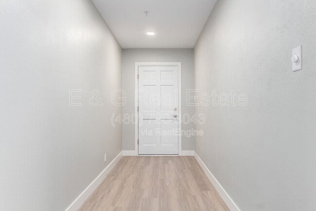 Building Photo - 1332 N 71st St