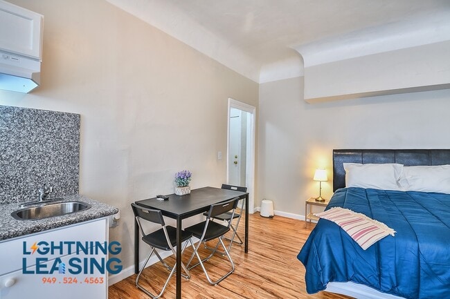 Building Photo - 727 1/2 S Alvarado Street-105D