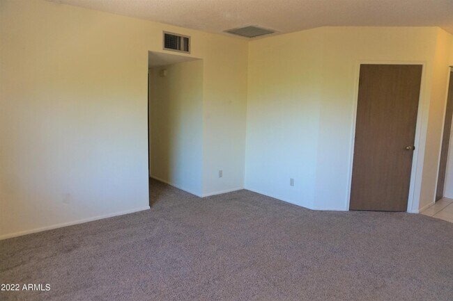 Building Photo - 1167 Plaza Maria
