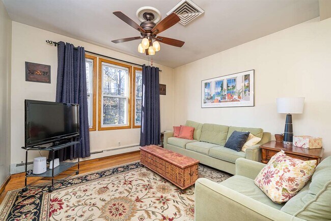 Building Photo - 656 BLVD E