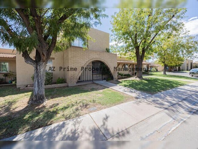 Foto del edificio - 2127 E Minton Dr