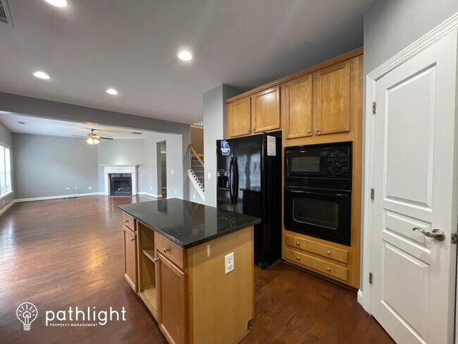 Building Photo - 5966 Princeton Run Trail