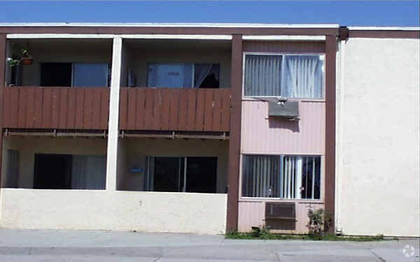 Building Photo - Sunshine Villas