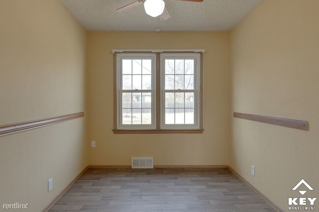 Building Photo - 4 br, 1.5 bath House - 2707 N Estelle St