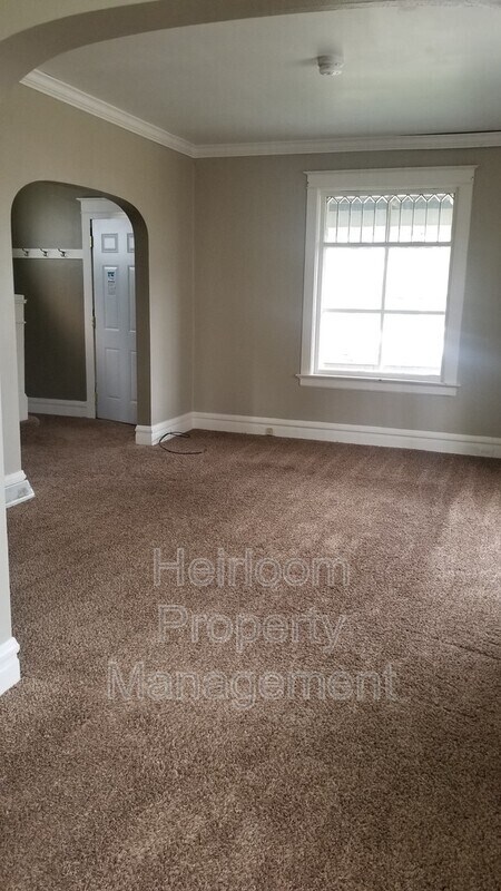 Foto del edificio - 421 N 13th Ave E