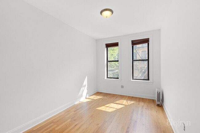 Foto del edificio - 640 Carroll St