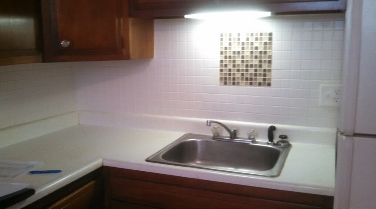 Primary Photo - 3501 Fremont Ave N