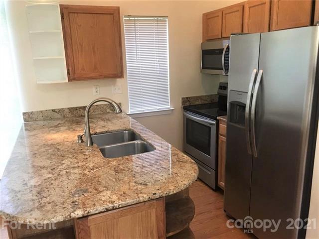 Building Photo - 2071 Atherton Heights Ln
