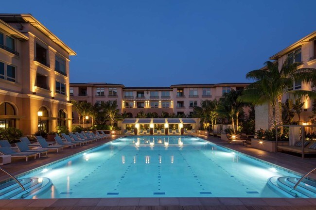 Foto del edificio - 12855 Runway Rd