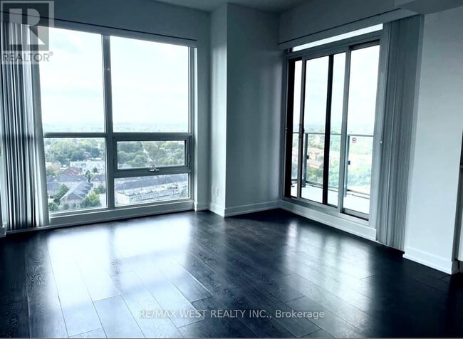 Building Photo - 2220 Lake Shore Blvd W