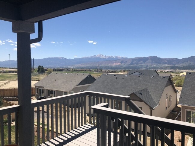 Building Photo - Newer 5bdrm + Office in D20 North Fork Wit...