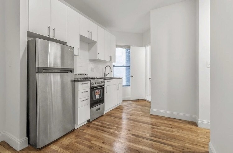 Primary Photo - 203 Spring St