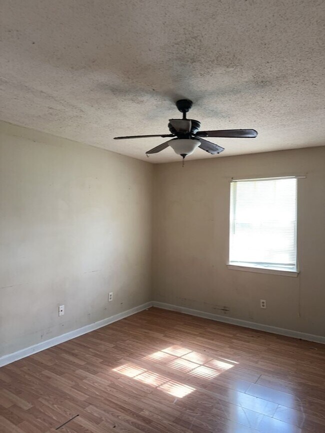 Building Photo - 4159 Willard Dr