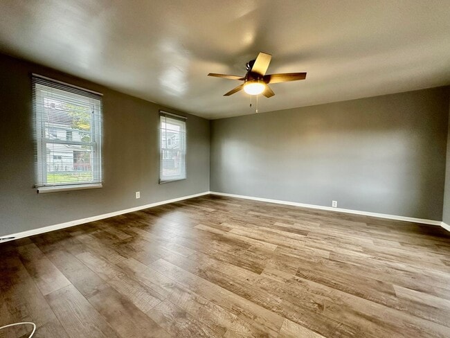 Building Photo - 102 Ivy St