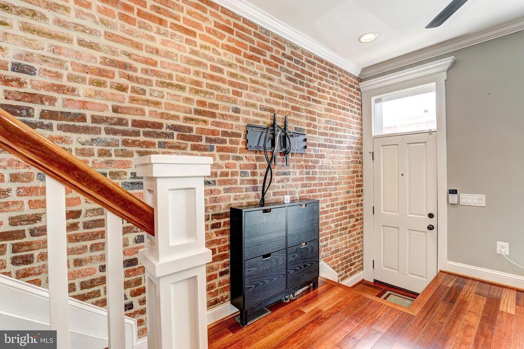 Primary Photo - 603 S Streeper St