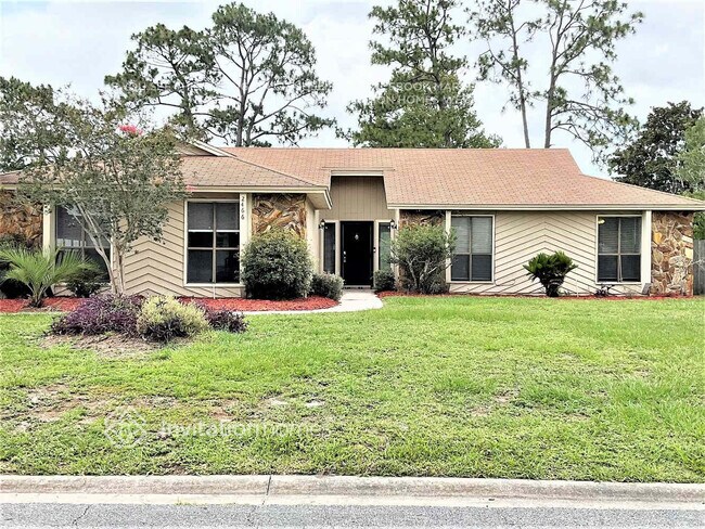 Building Photo - 2466 Ridgecrest Ave