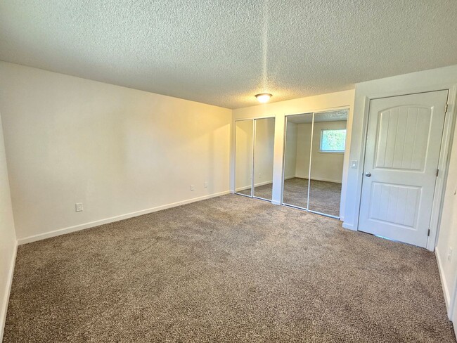 Foto del edificio - $2,700 – Spacious 4 Bed / 2 Bath Home in S...