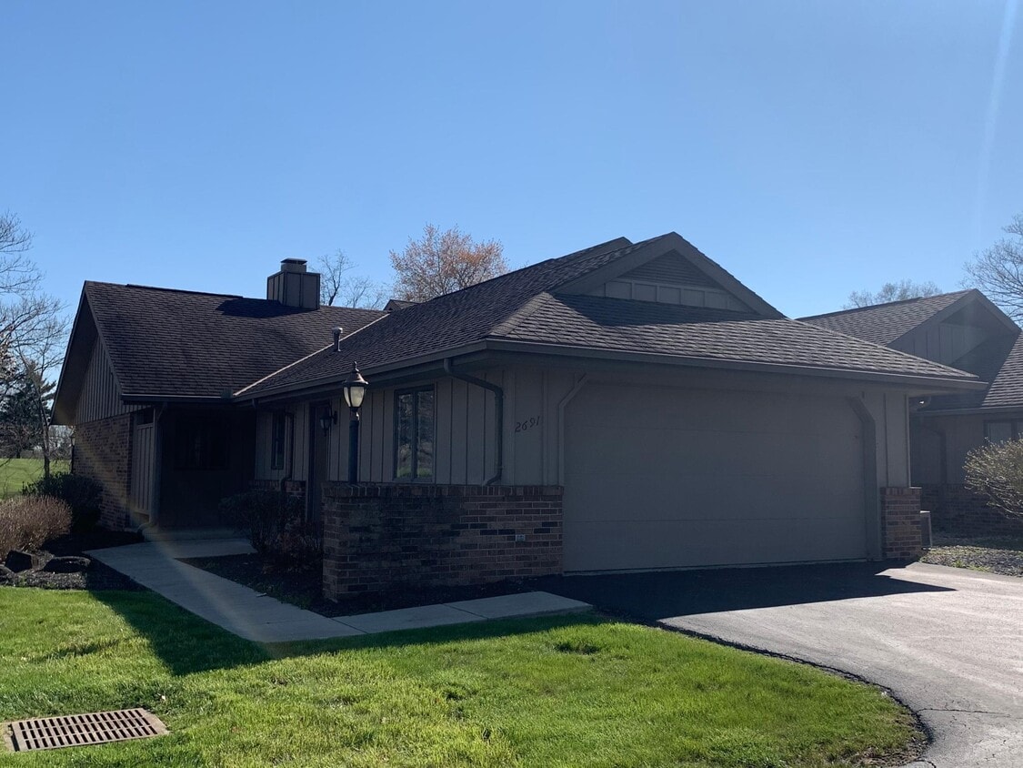 Primary Photo - 2695 Glen Arbor Dr