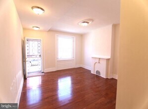 Building Photo - 1530 Fontain St