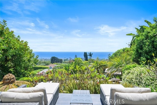 Foto del edificio - 875 Coast View Dr