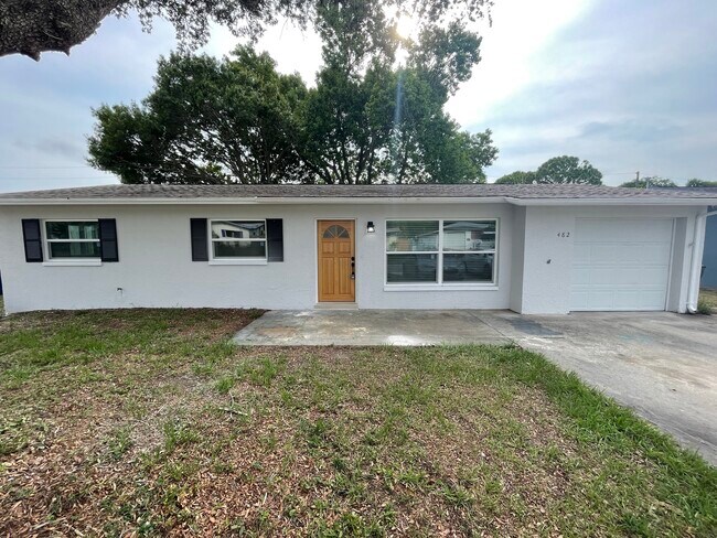 Building Photo - 482 Oakwood Dr