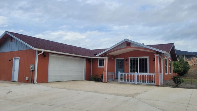 Building Photo - 13130 Lookingglass Rd