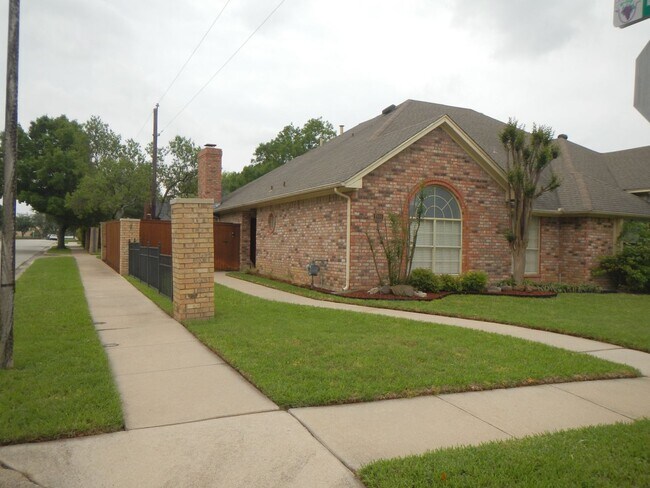 Foto del edificio - Amazing home - minutes from Grapevine Main...