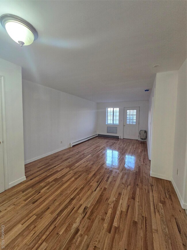 Foto del edificio - 22-11 119th St