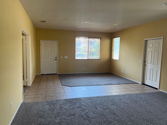 Building Photo - Beautiful home on cul-de-sac!!!