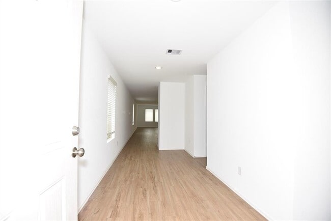 Building Photo - 18931 Panzini Dr